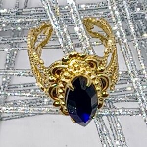 Sorrelli sapphire blue crystal and gold cocktail ring